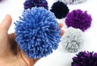 Crafting Fluffy Yarn Pom Poms