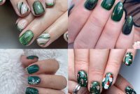 Festive Short Nails: 21 Cute Green Christmas Designs