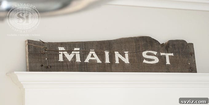 Charming DIY Rustic Wood Signs from Reclaimed Wood