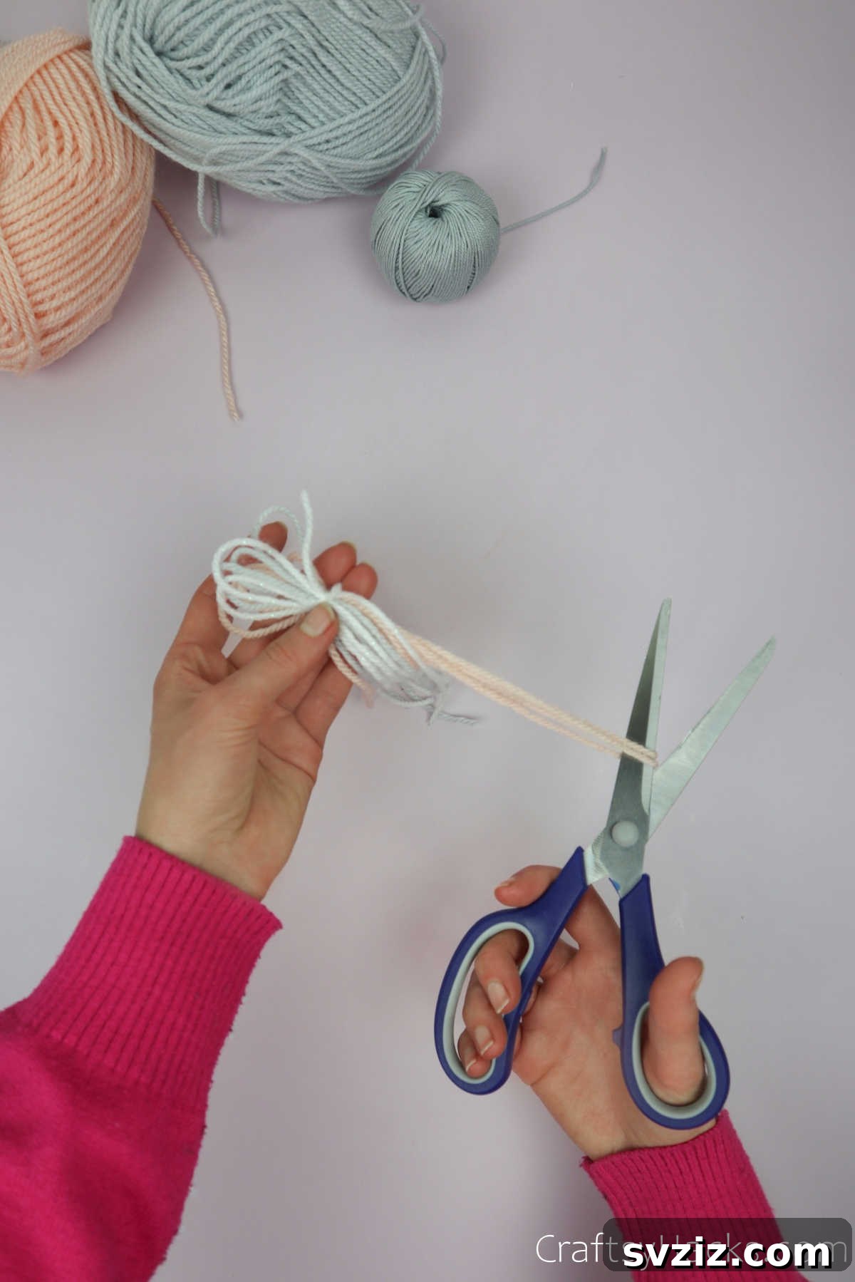 Magical Unicorn Toilet Roll Creations 13 cutting end of yarn