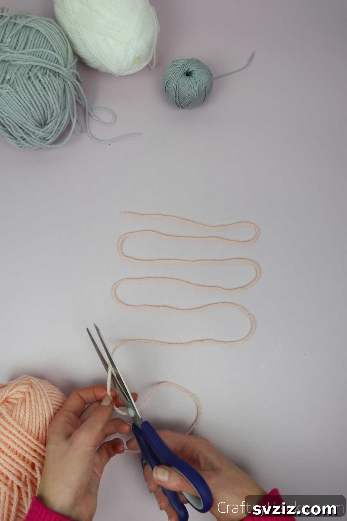 Magical Unicorn Toilet Roll Creations 10 cutting piece of yarn