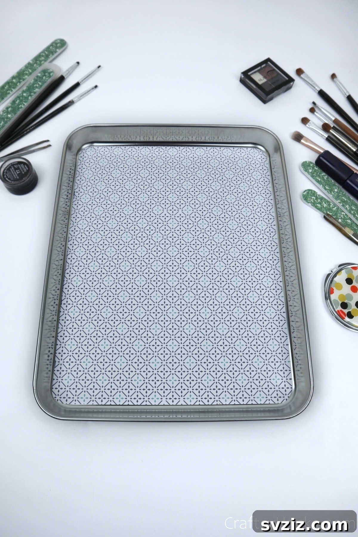 Decorative magnetic tray ready for items
