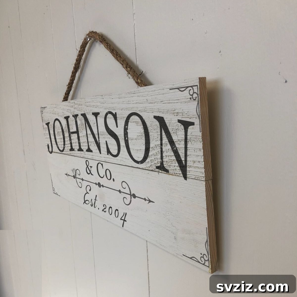 20 Spring Porch Decor Ideas to Inspire You 7 Custom Sign
