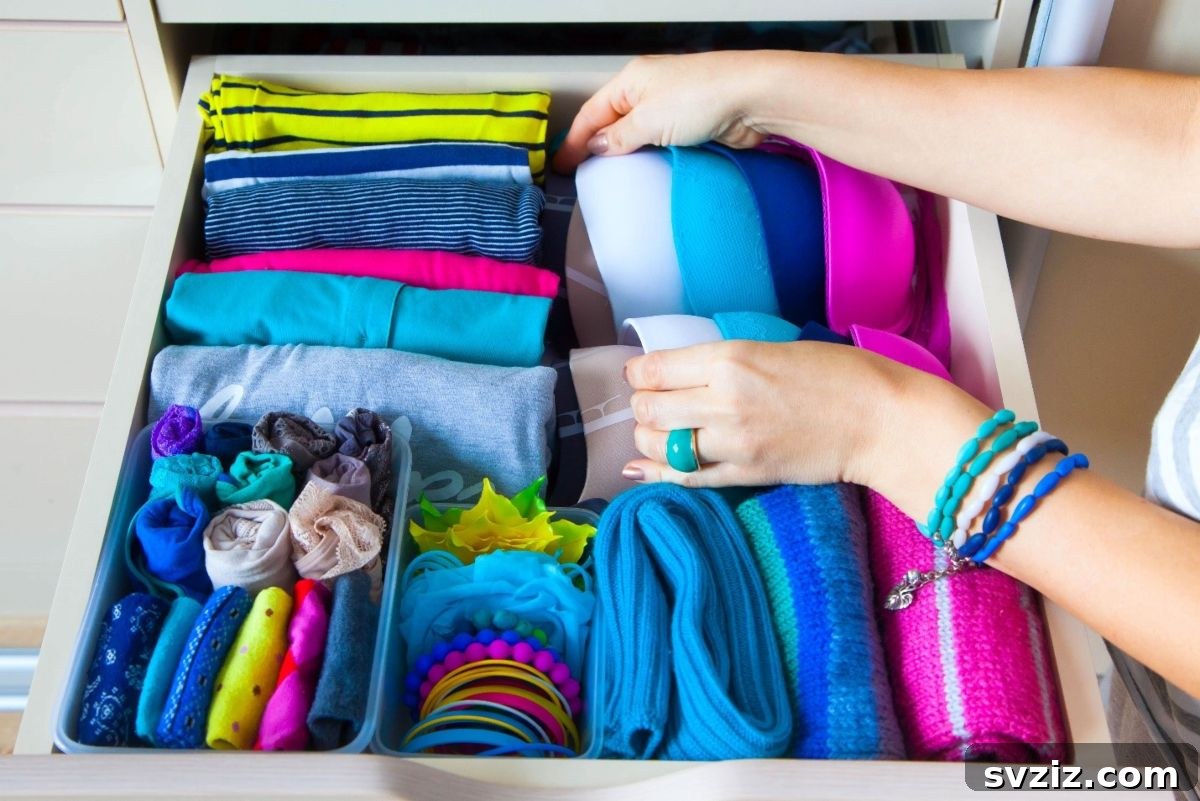 Genius Student Strategies 8 drawer with folded clothes