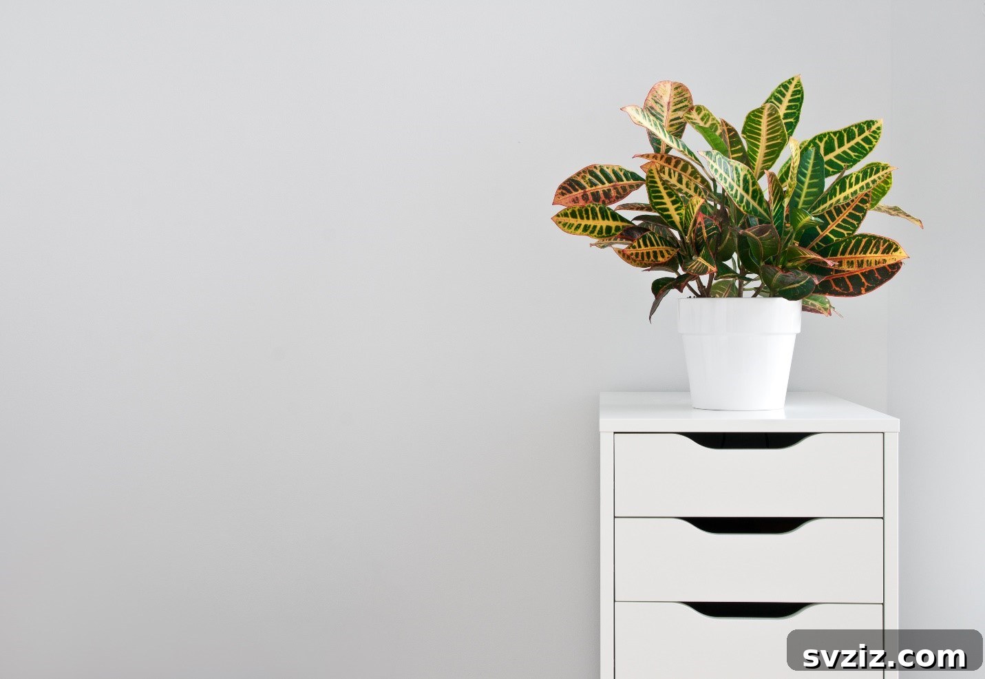 Dorm Room Revamp: 21 Smart Space Solutions 22 Ikea Alex Storage