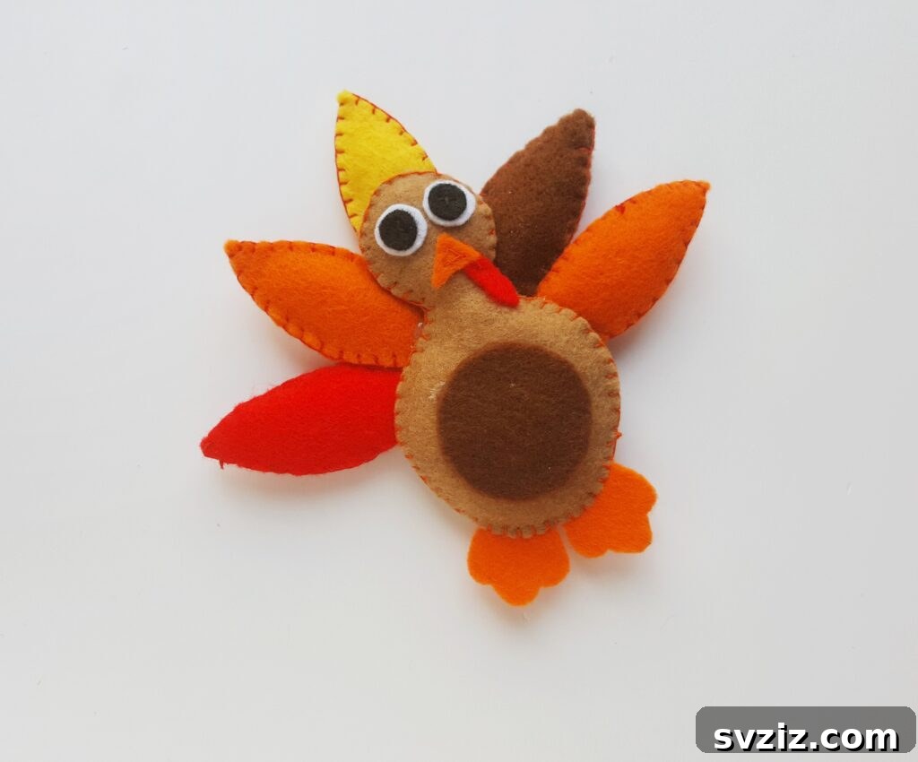 27 Festive Thanksgiving Craft Ideas 23 Felt Turkey Craft
