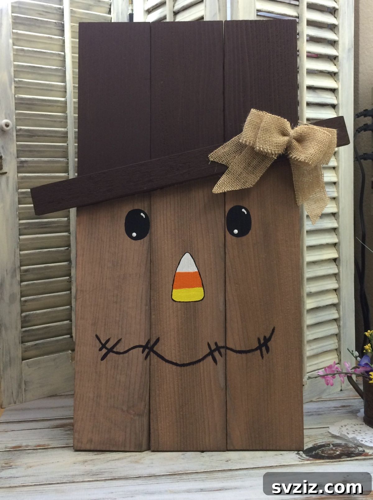 DIY Scarecrow From Cedar Pickets