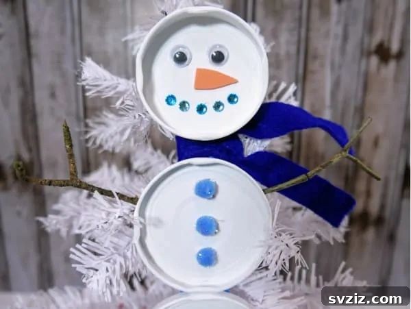 Easy snowman craft project suitable for preschoolers.
