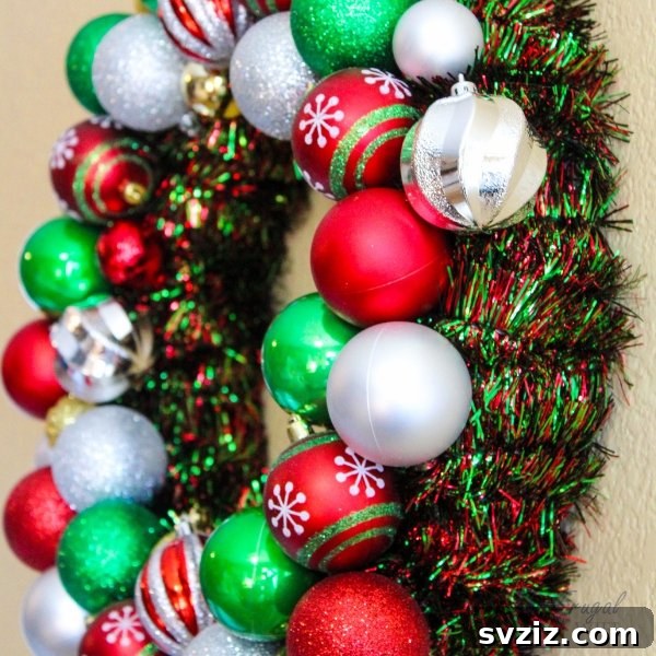 Dazzling Christmas Decor Ideas to Transform Your Home 9 Vintage Christmas Ornaments Wreath