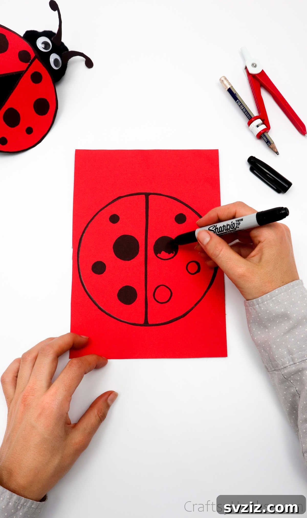 DIY Cardboard Tube Ladybugs 17 filling in black dots