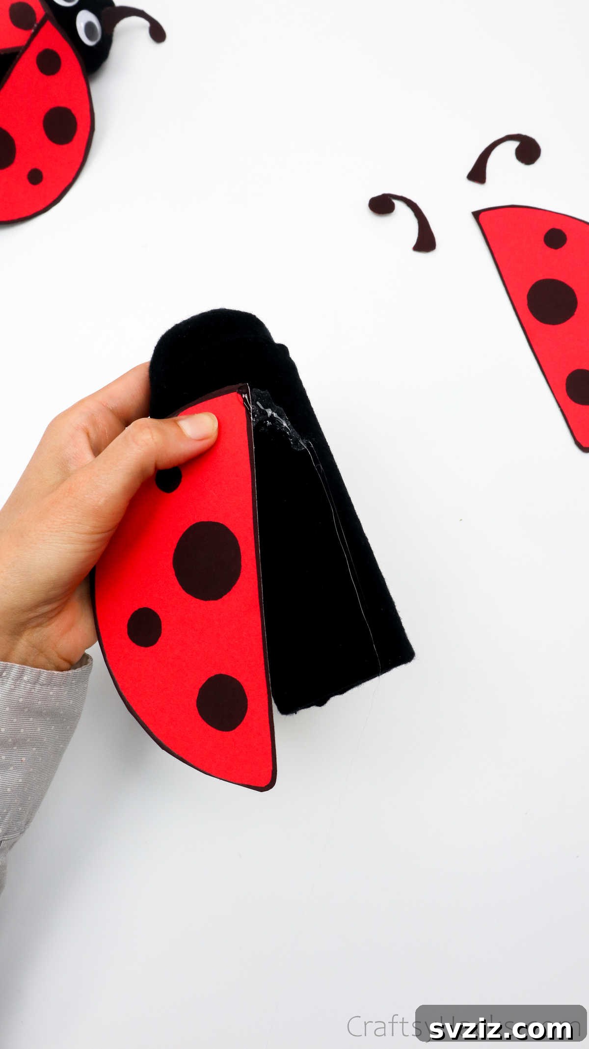 DIY Cardboard Tube Ladybugs 25 glueing ladybug wings