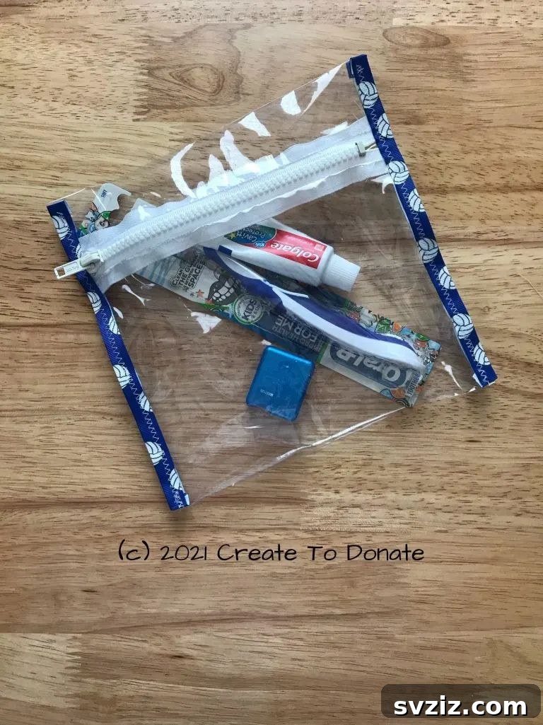 Effortless Stitching: 47 Projects for Every Skill Level 19 A transparent, zippered toiletry bag with fabric trim, making it easy to see contents.