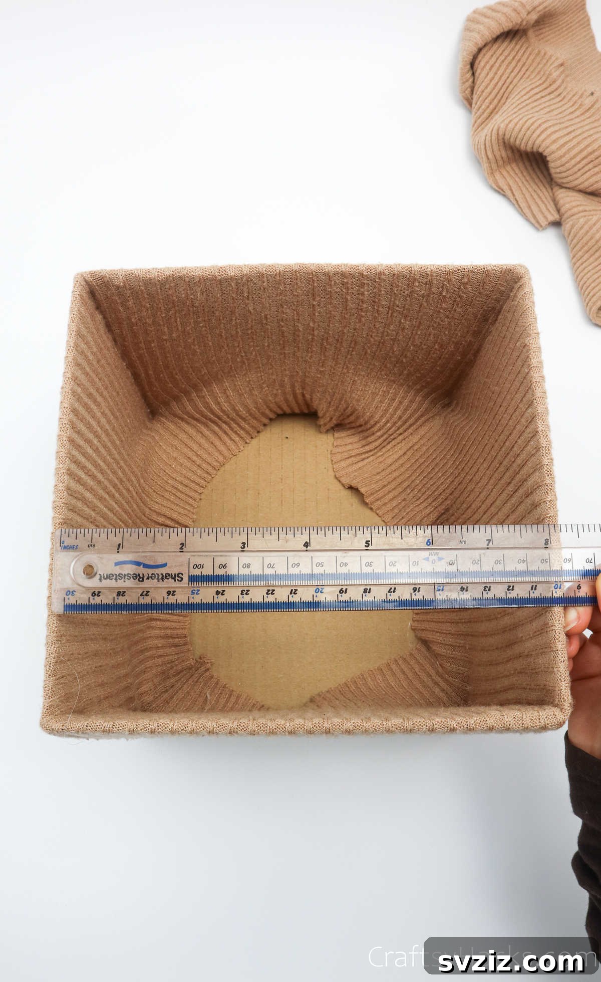 Measuring the length of the box interior