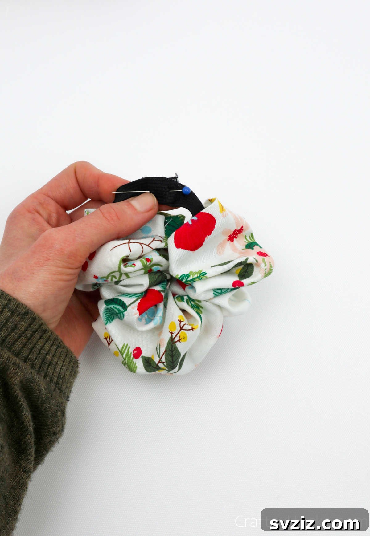 Craft Your Perfect Hair Scrunchie 21 Pinning the ends of the elastic together