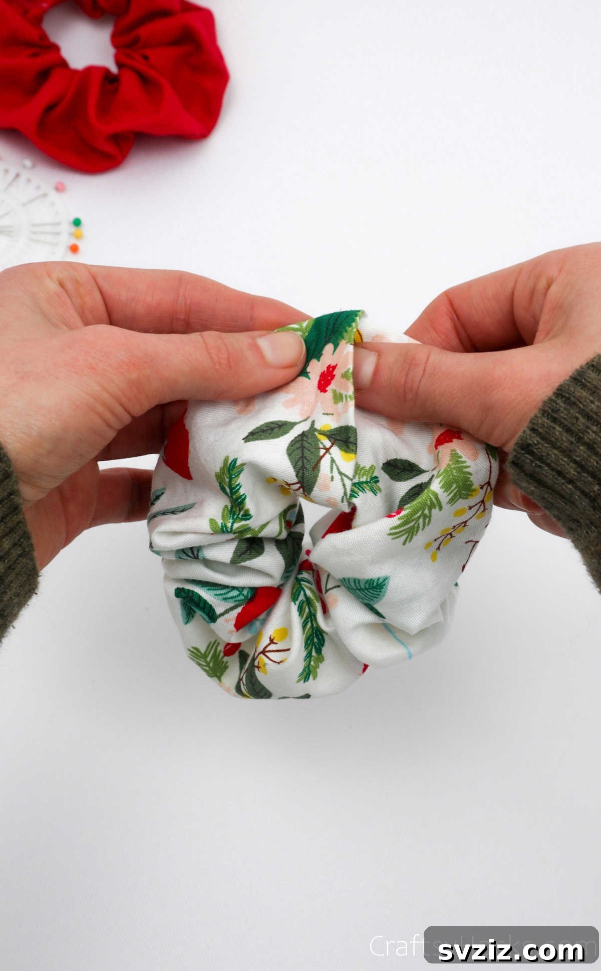 Craft Your Perfect Hair Scrunchie 24 Overlapping and aligning scrunchie fabric ends