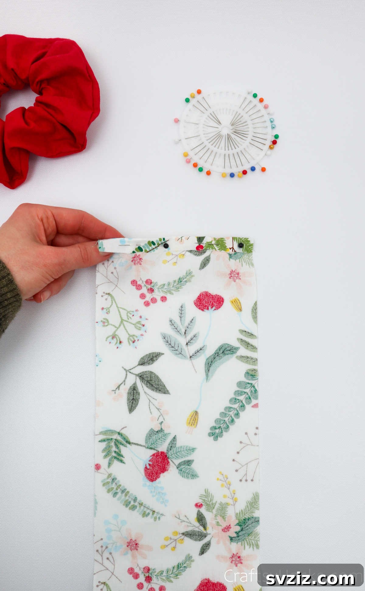 Craft Your Perfect Hair Scrunchie 6 Pinning the fabric edge for a seam allowance
