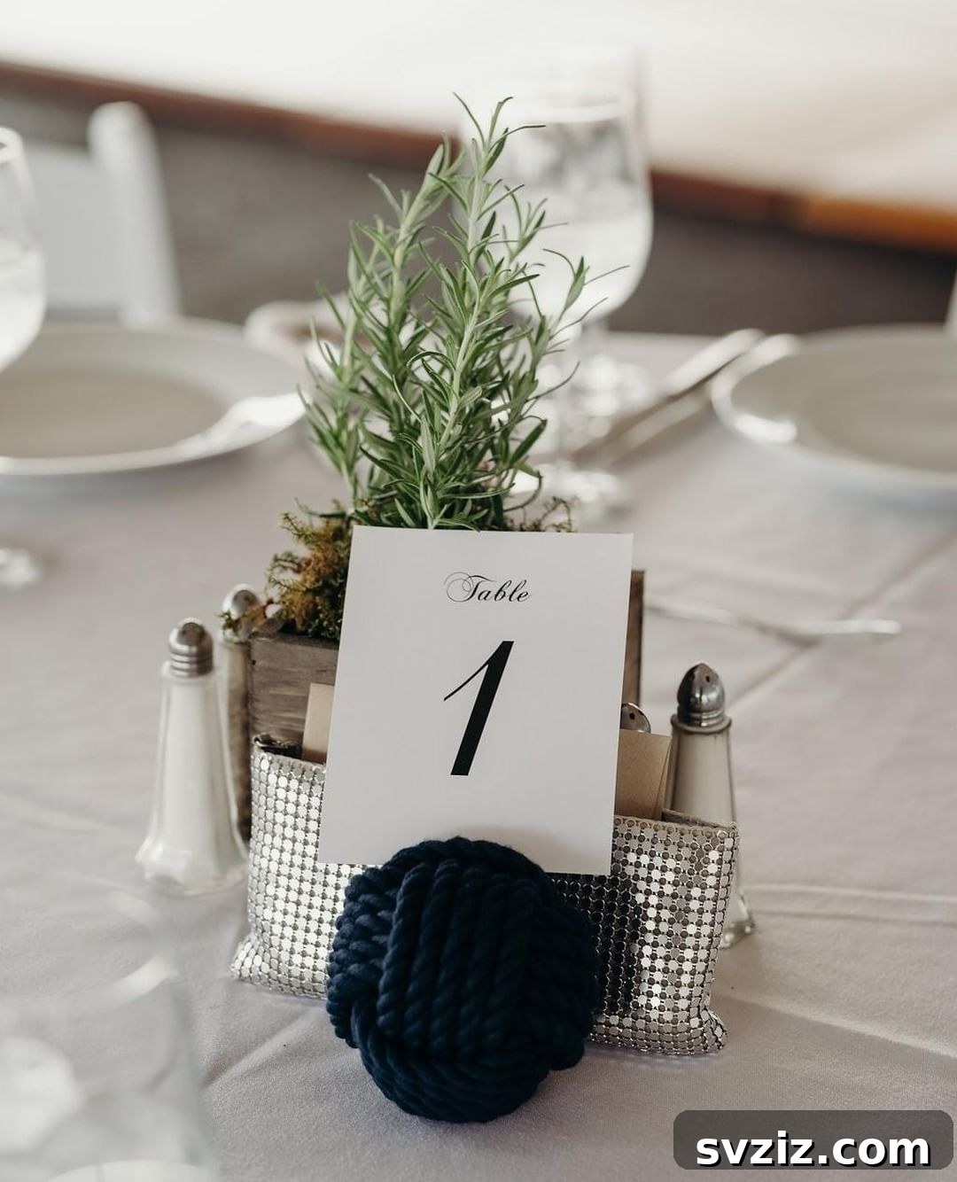 25 Gorgeous Wedding Centerpiece Inspirations 13 Simple and Elegant Table Arrangement