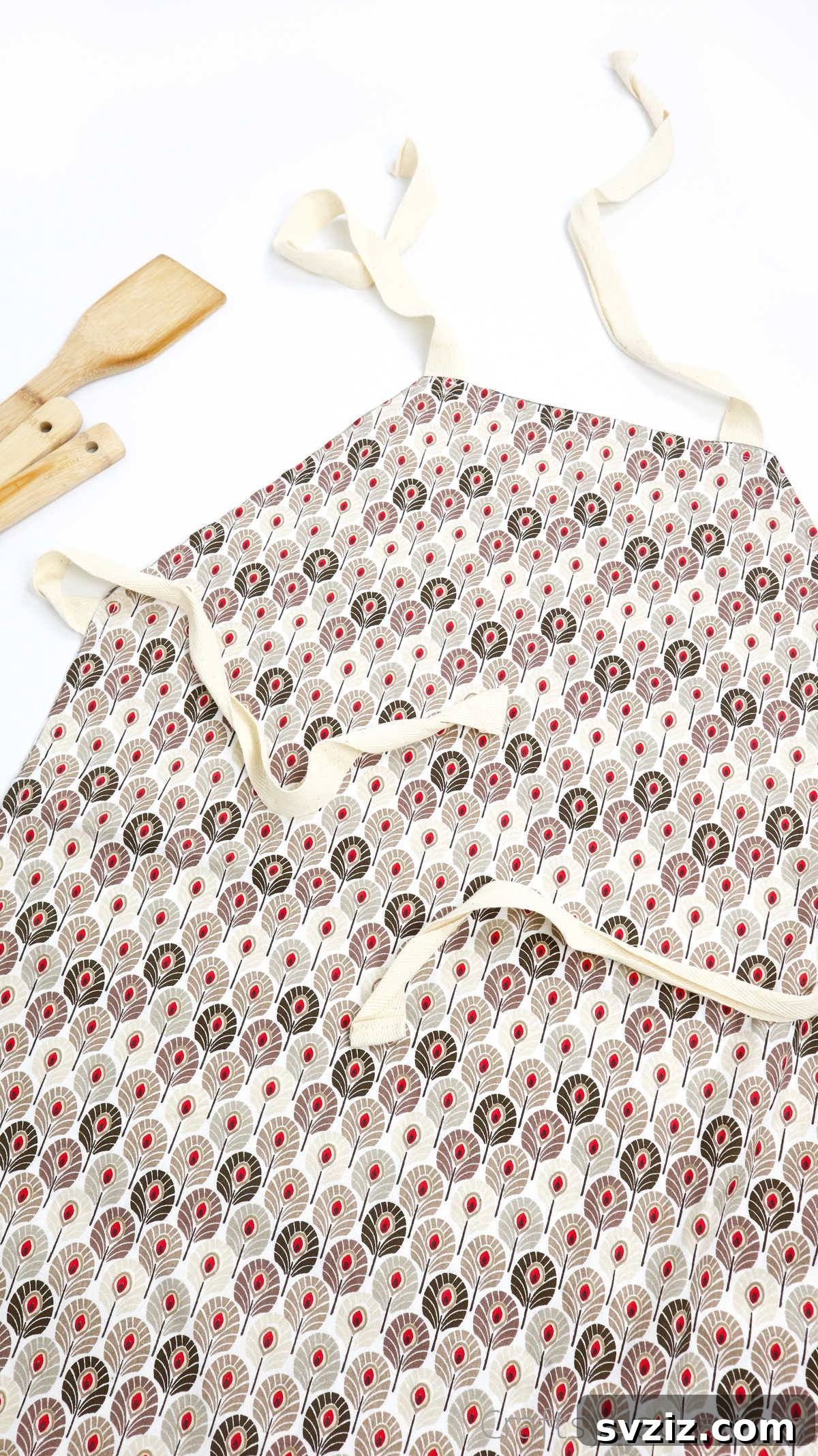 Craft Your Own Custom Apron 2 If you are looking for the perfect way to make your own kitchen apron for baking you must try making this gorgeous DIY apron. This sewing craft is great if you are looking to save money and learn how to make stunning DIY aprons.