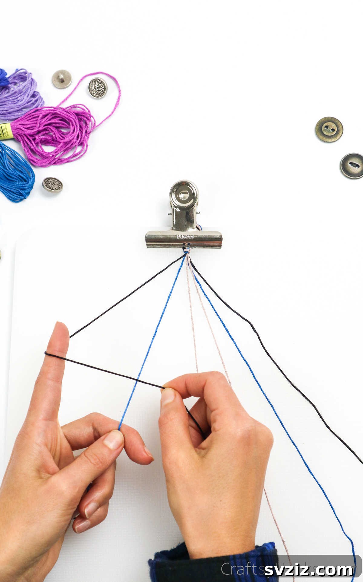 Crafting Friendship Bracelets 13 folding thread