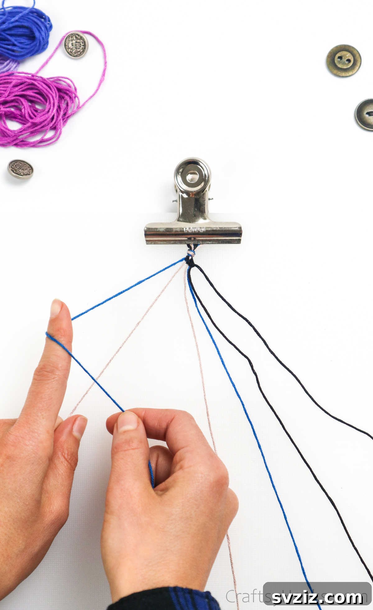 Crafting Friendship Bracelets 24 tying knot
