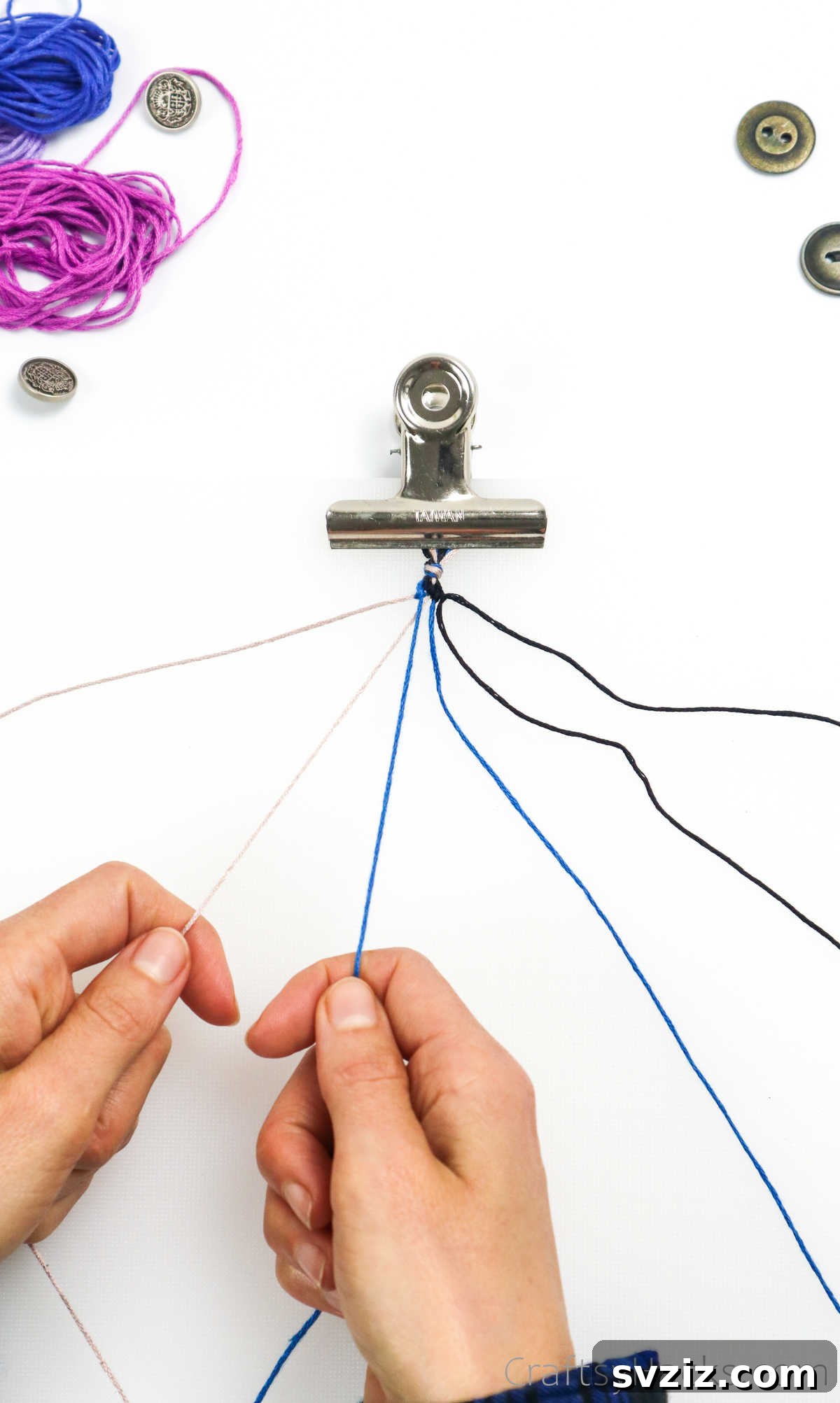 Crafting Friendship Bracelets 28 holding two threads
