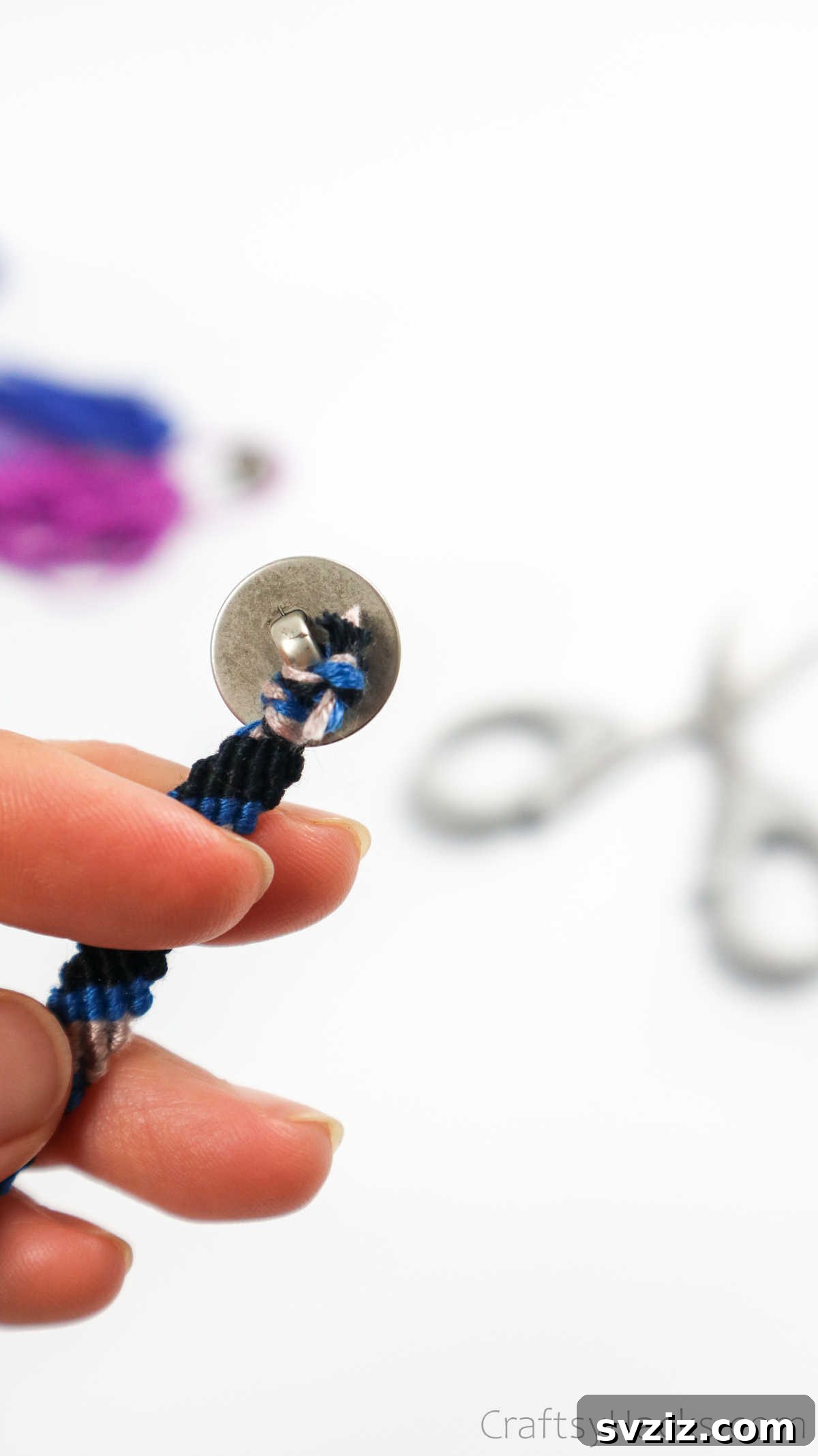Crafting Friendship Bracelets 48 knot on button