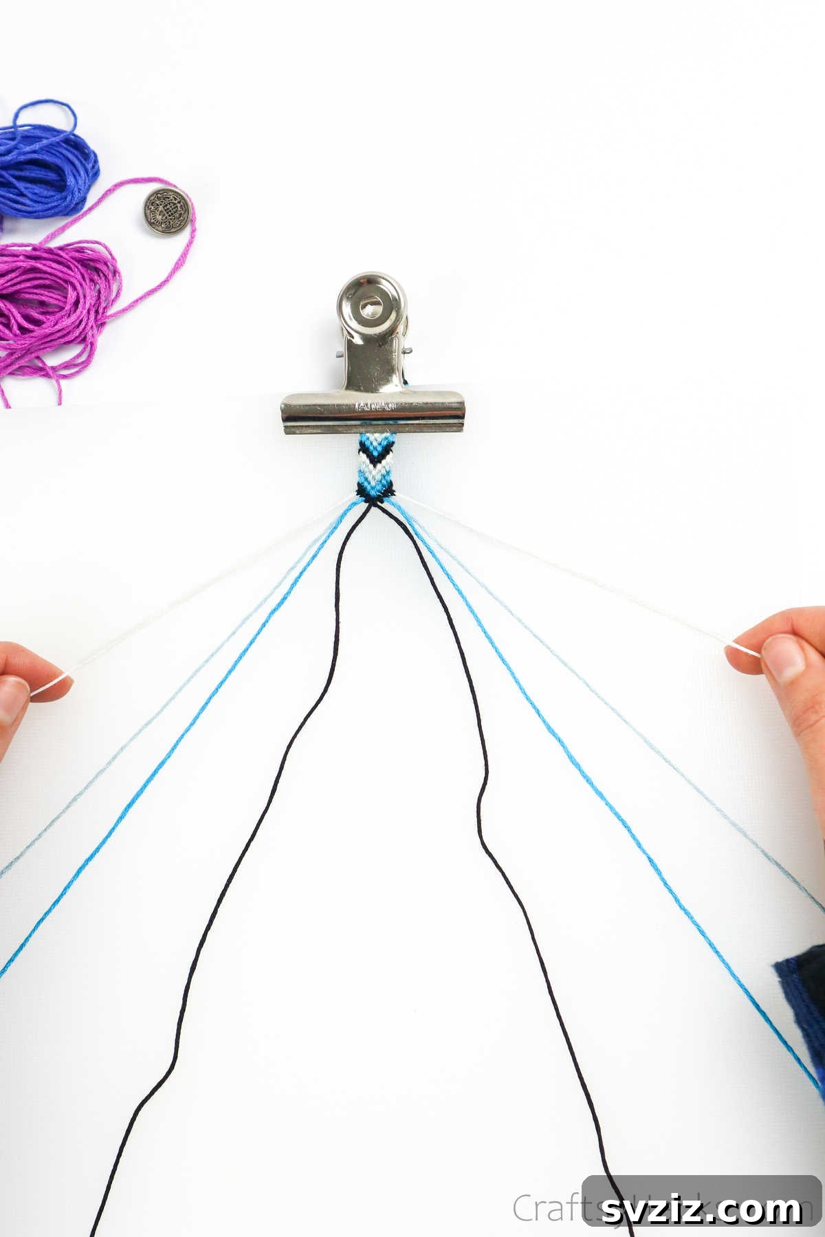 Crafting Friendship Bracelets 64 holding outer threads