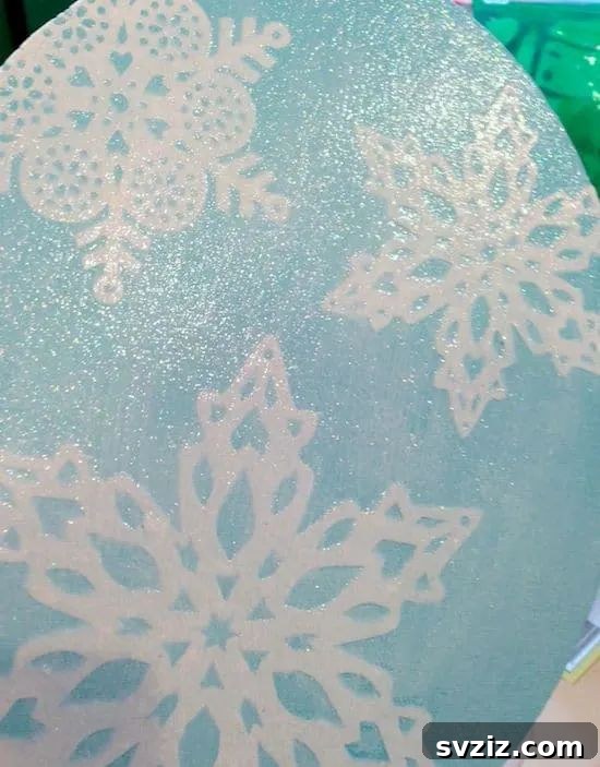 Kickstart Your Art: 61 Easy Canvas Painting Projects 46 Snowflake