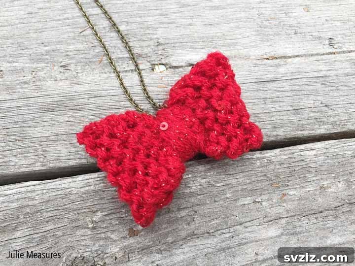 41 Easy DIY Necklace Projects 13 Knit Bow Necklace