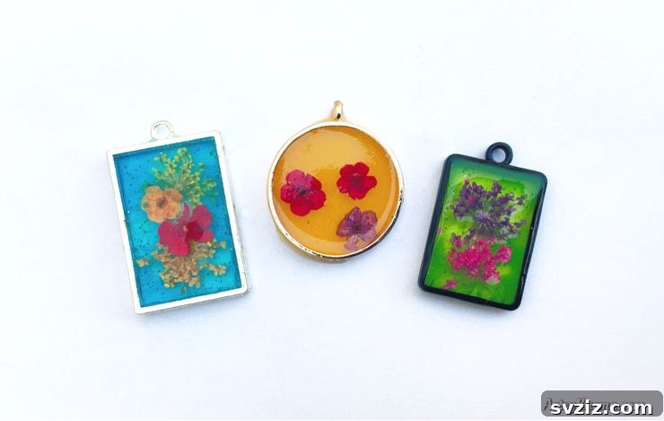 41 Easy DIY Necklace Projects 20 Resin Pendants with Organic Flowers