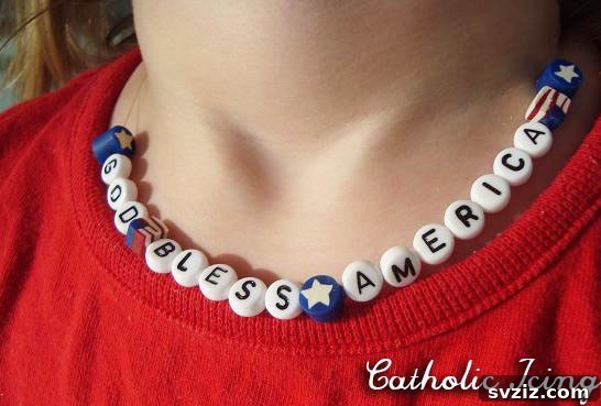 41 Easy DIY Necklace Projects 40 4th of July Necklace