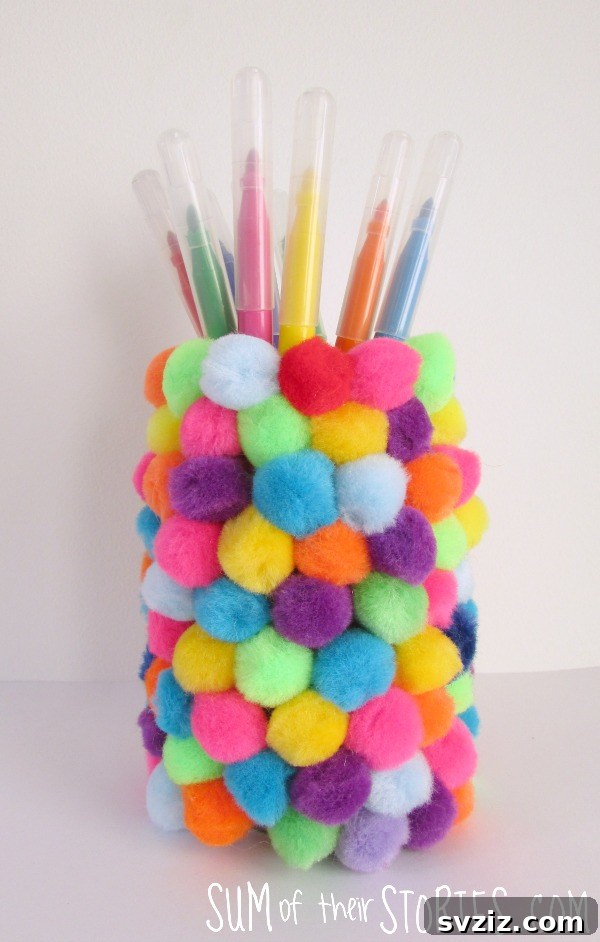 51 Creative Pom-Pom Projects 40 Pen Pot