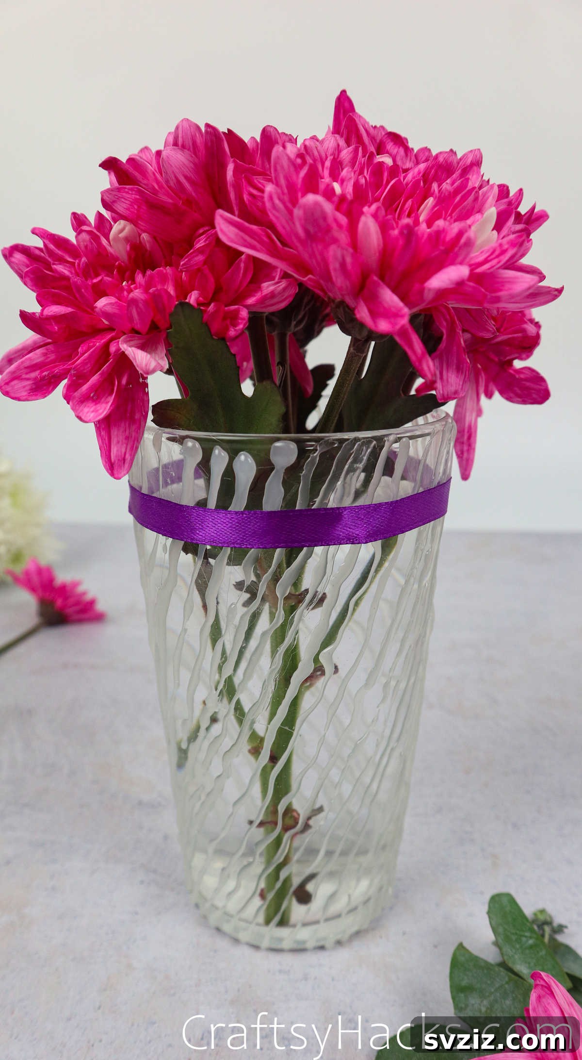 Crafting a Decorative Hot Glue Gun Vase from Glass