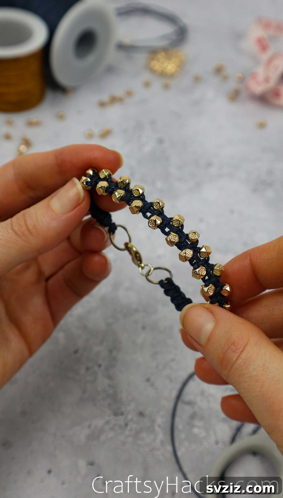 holding diy bracelet