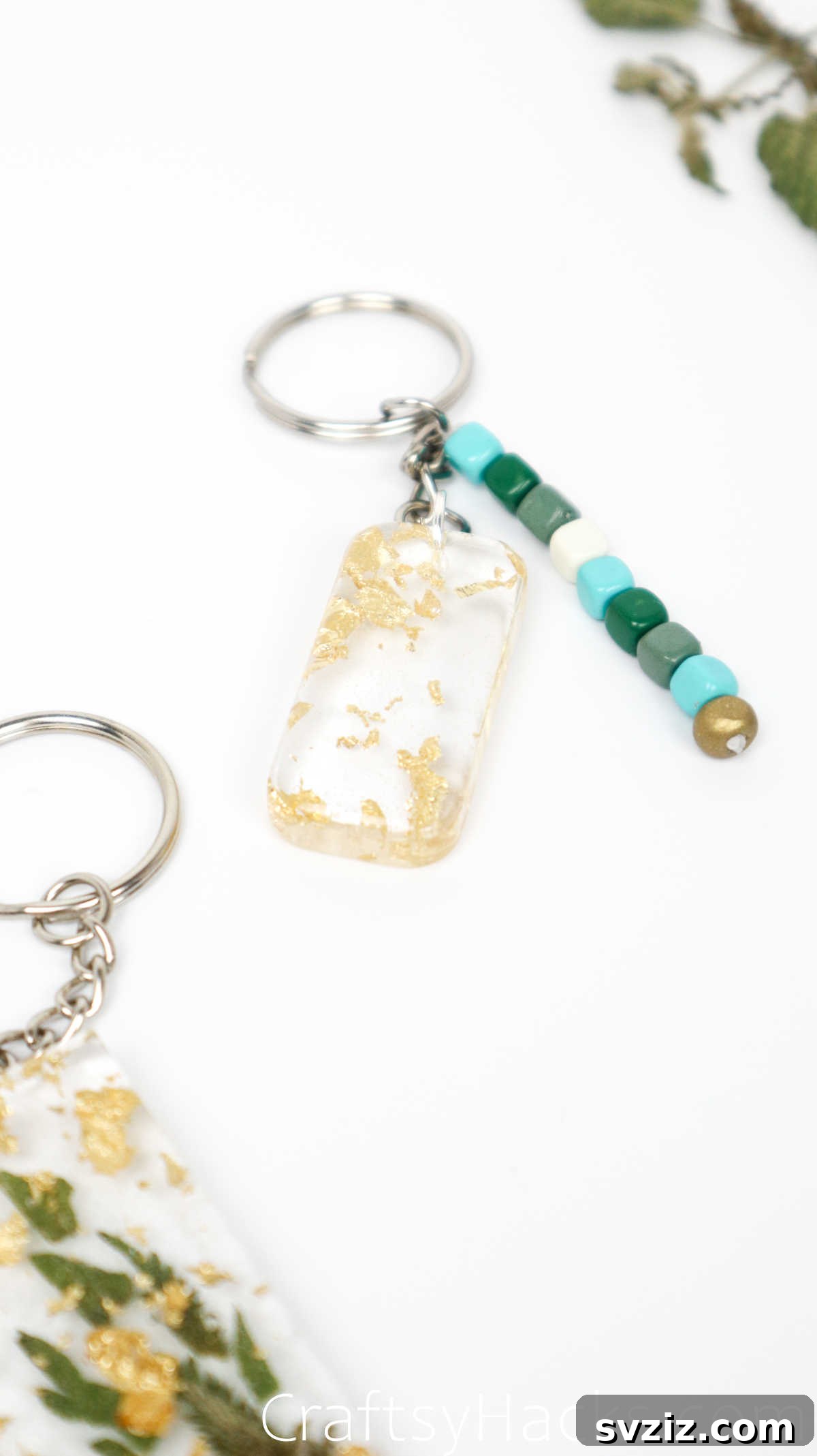 DIY Resin Keychains: Easy Steps for Stunning Accessories 3 resin keychain with gold flakes