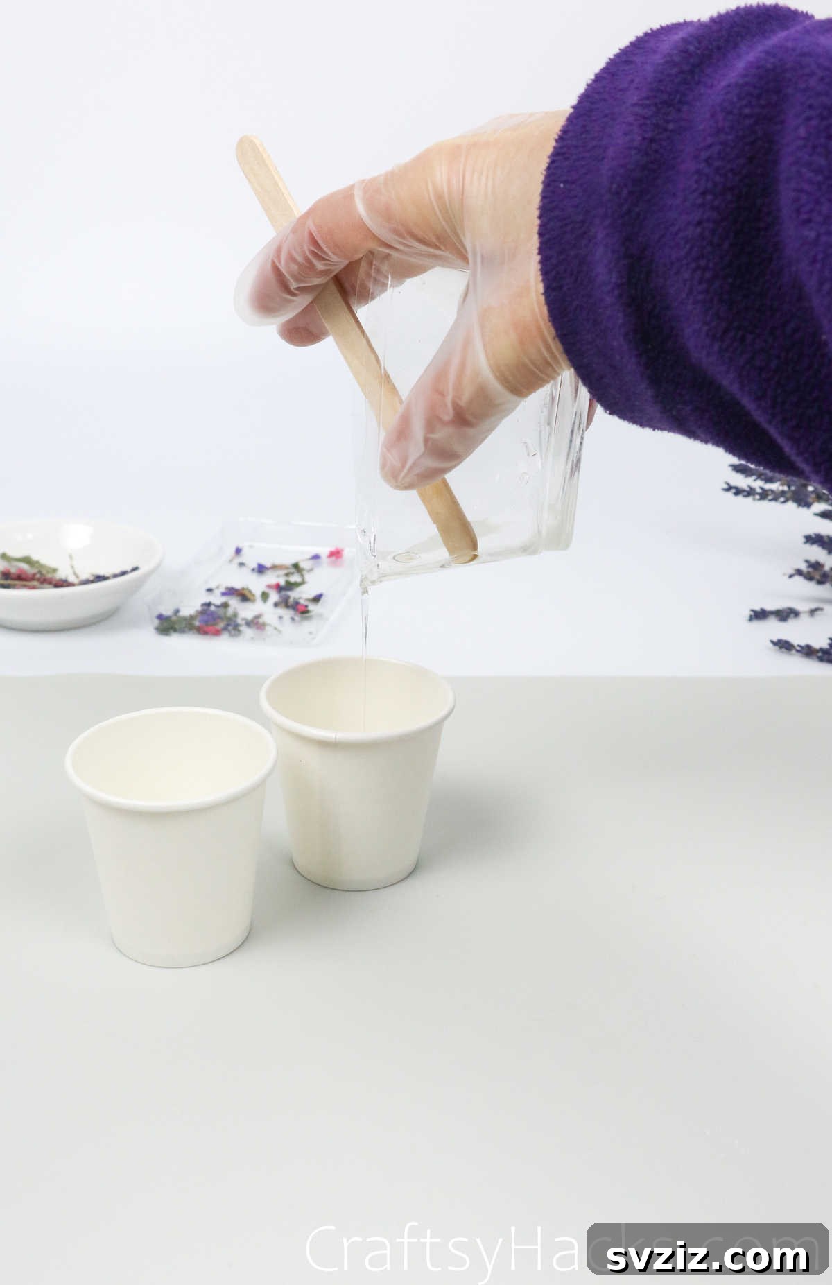 DIY Resin Keychains: Easy Steps for Stunning Accessories 21 pouring resin
