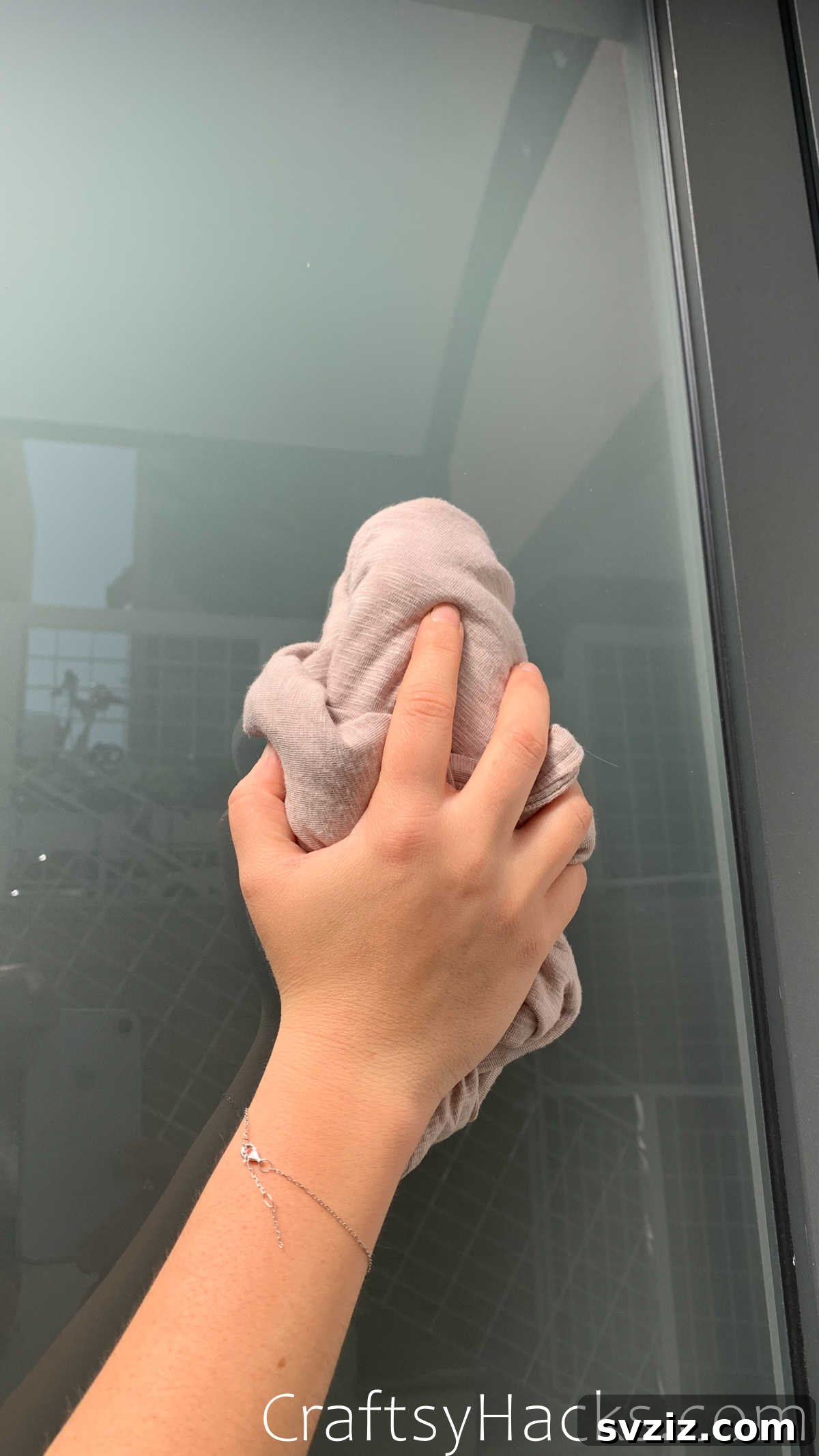 17 Genius Secrets for Sparkling Streak Free Windows 11 Use an Old T-shirt for eco-friendly window cleaning