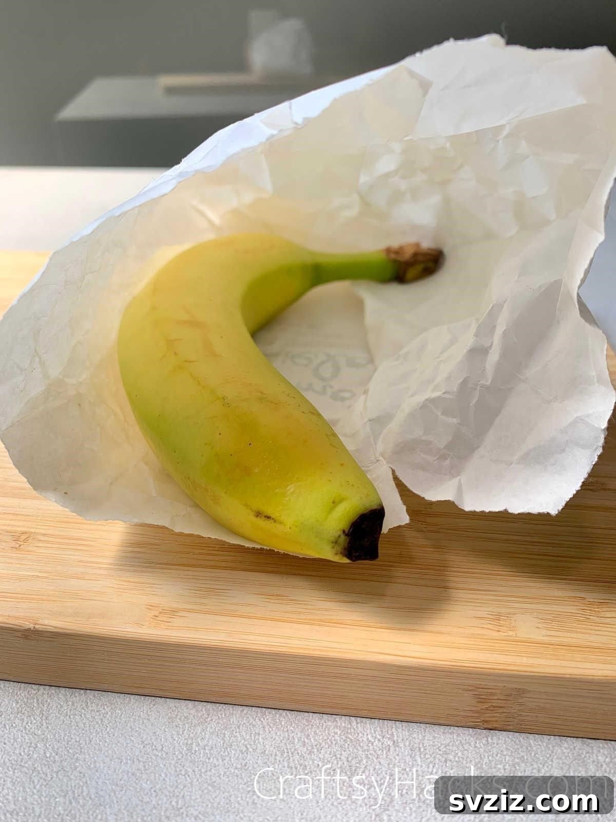 21 Must-Know Kitchen Hacks That Will Revolutionize Your Meals 15 paper bag to speed up fruit ripening