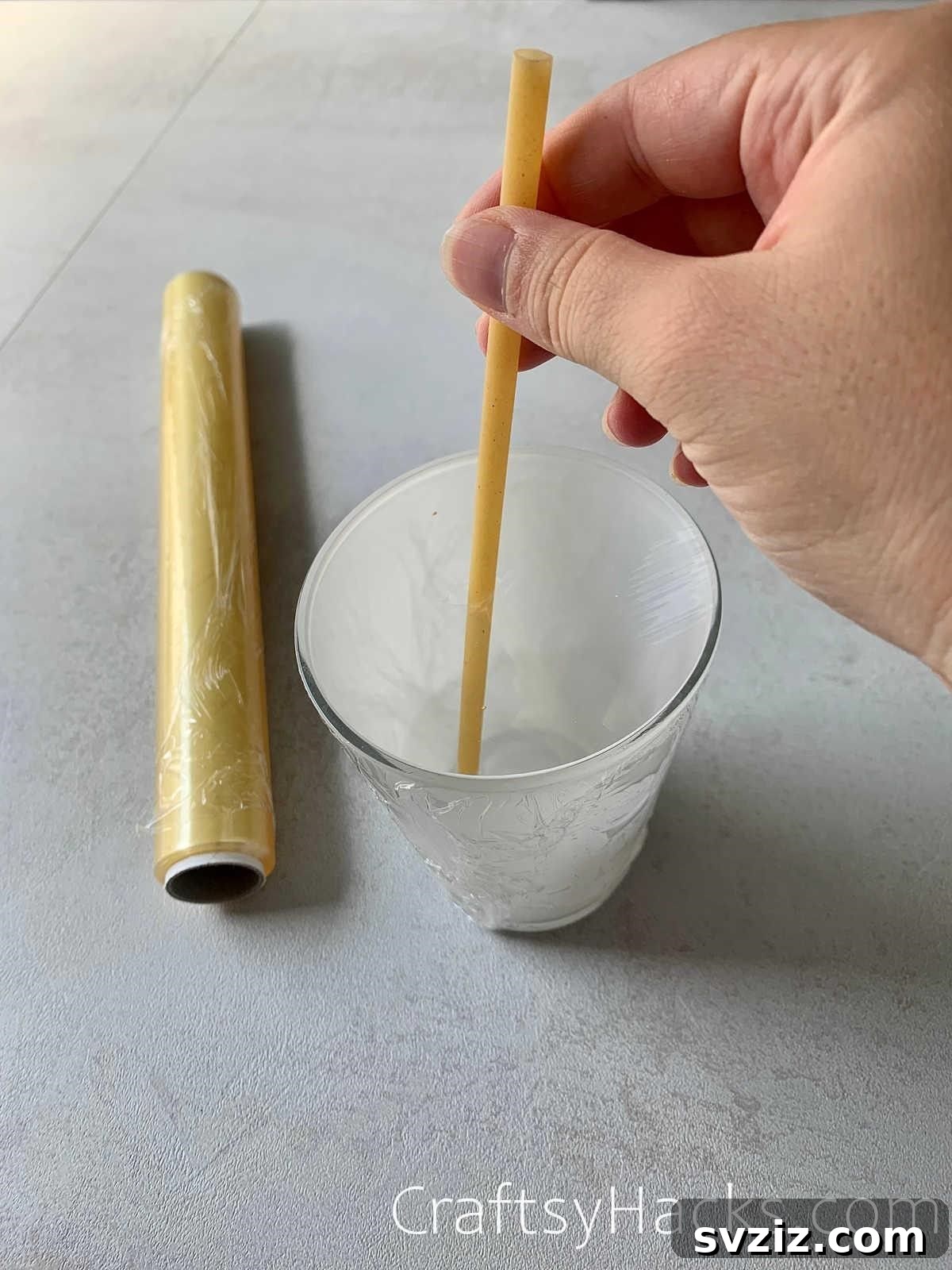 21 Must-Know Kitchen Hacks That Will Revolutionize Your Meals 9 plastic wrap to prevent spilling from glass