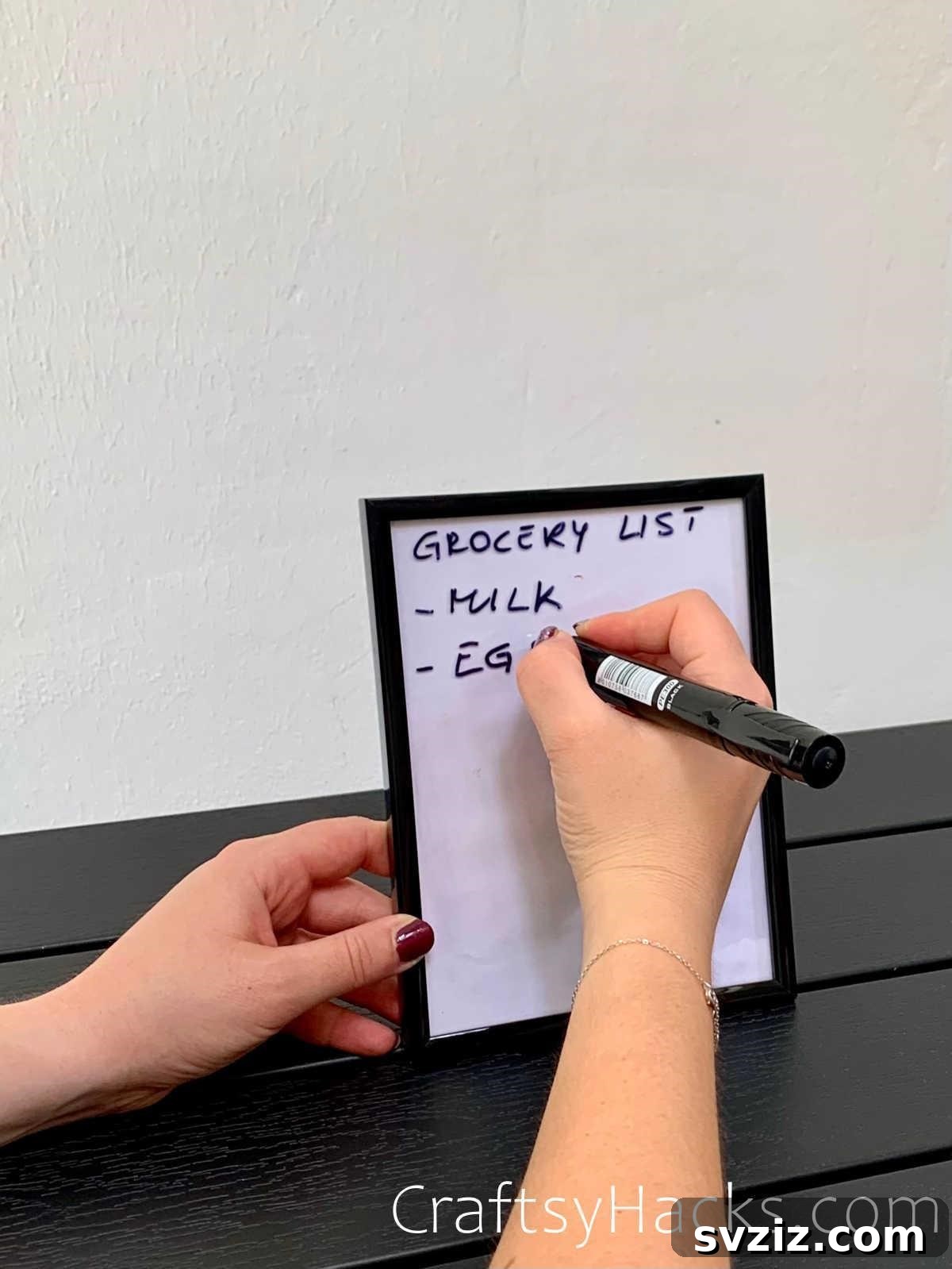 Picture frame to write reminders, an eco-friendly message board