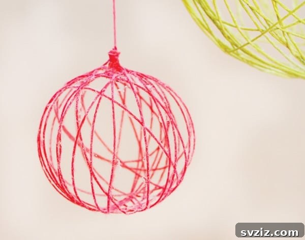 40 Chic & Simple DIYs for Teen Girls 24 Yarn Chandelier