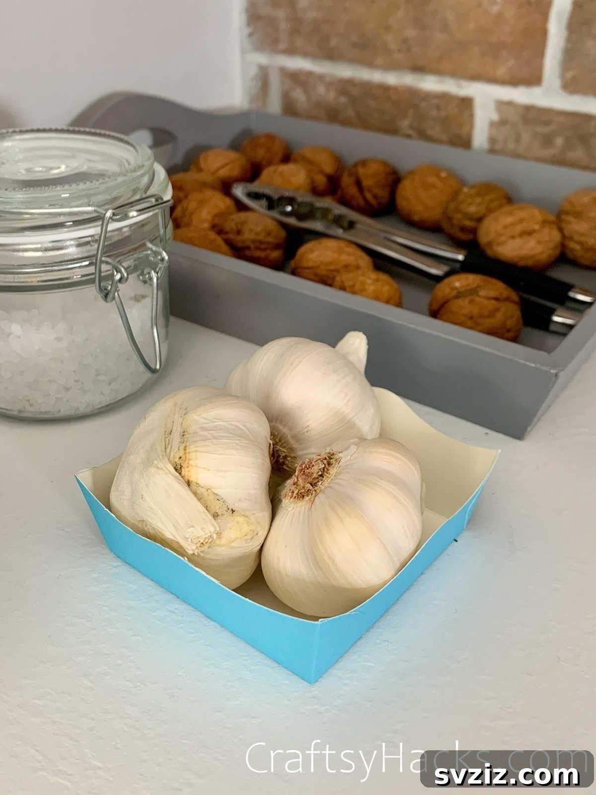 20 Smart Ways to Maximize Food Freshness 19 store garlic in cardboard box