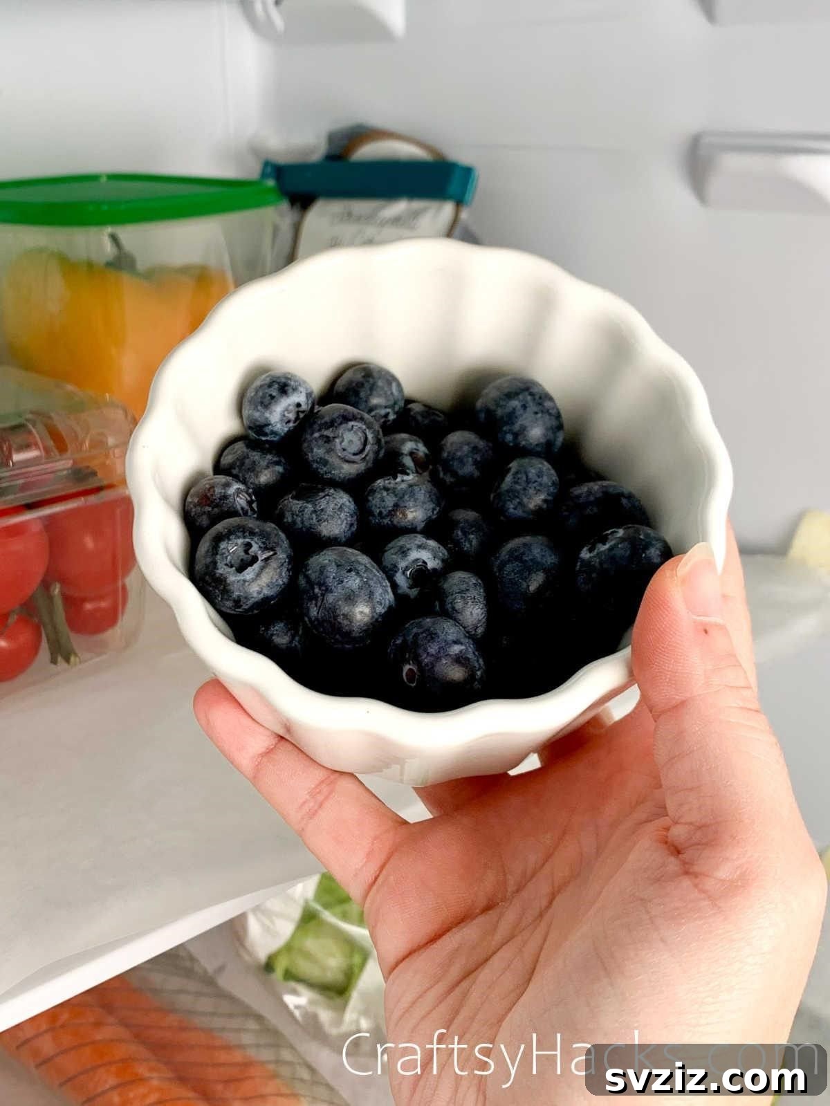 20 Smart Ways to Maximize Food Freshness 4 vinegar solution for berries