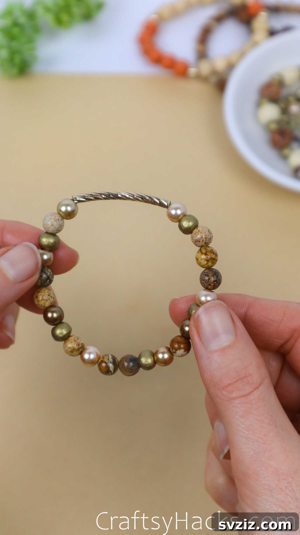 Craft Your Own Stylish Beaded Bracelets 29 DIY beaded bracelet