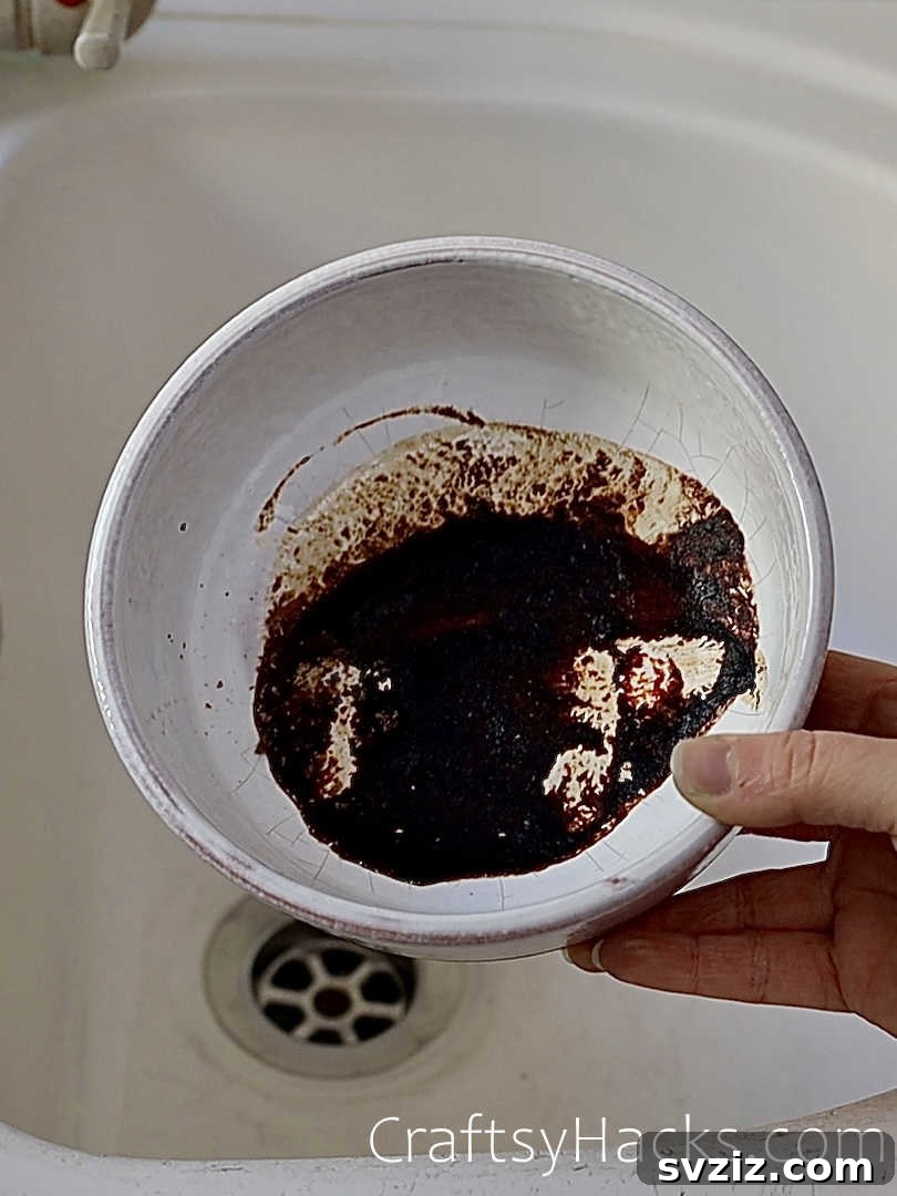 15 Genius Stain Removal Hacks You Need to Know 15 Cleaning Ceramic Dishes and Pots with Dish Soap and Warm Water