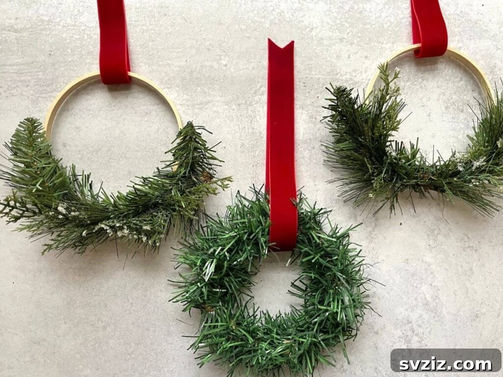 mini christmas wreaths