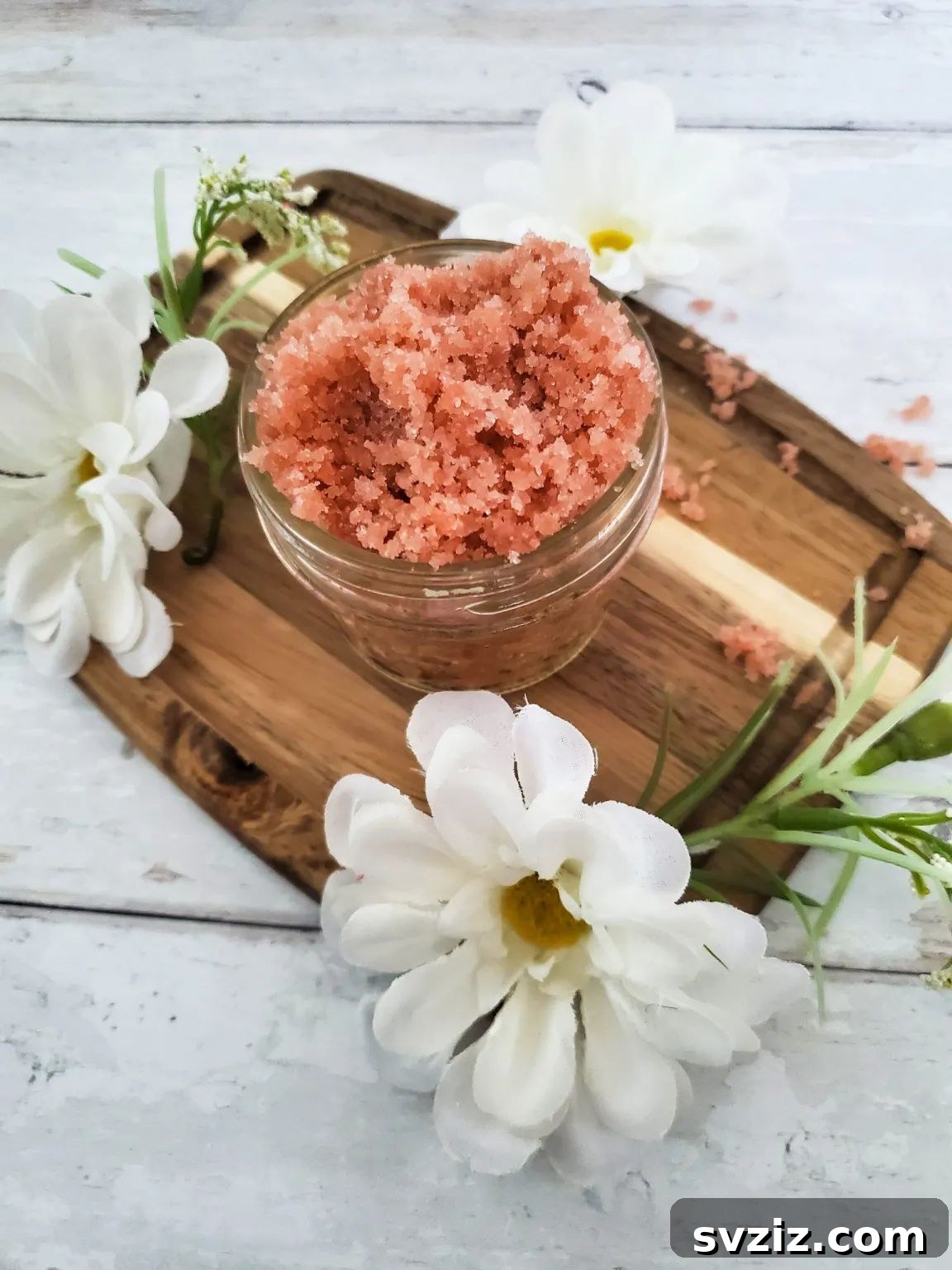 31 Crafty Christmas Gift Ideas Under $10 26 honey almond sugar scrub