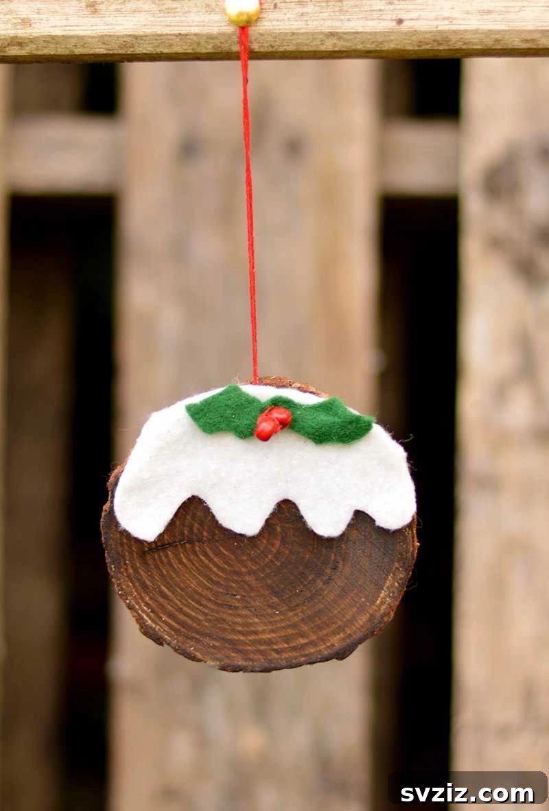 Instant Holiday Cheer: 31 Crafts in Under 15 Minutes 12 Rustic Christmas pudding wood slice ornament