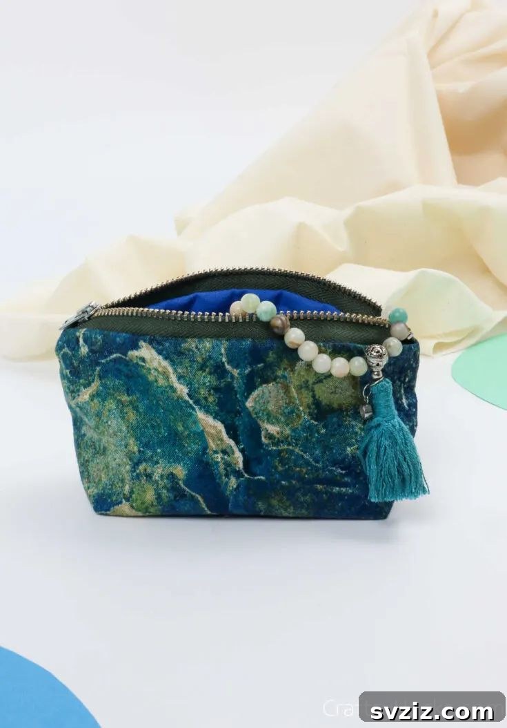 zipper pouch