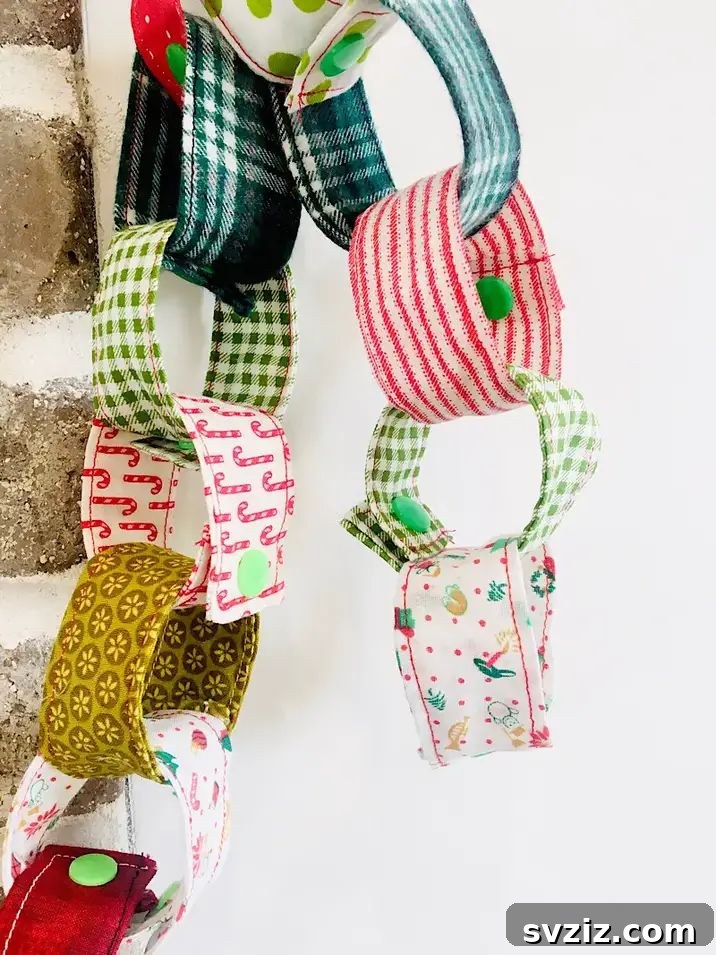31 Cozy Farmhouse Christmas Inspirations 15 fabric christmas countdown chain